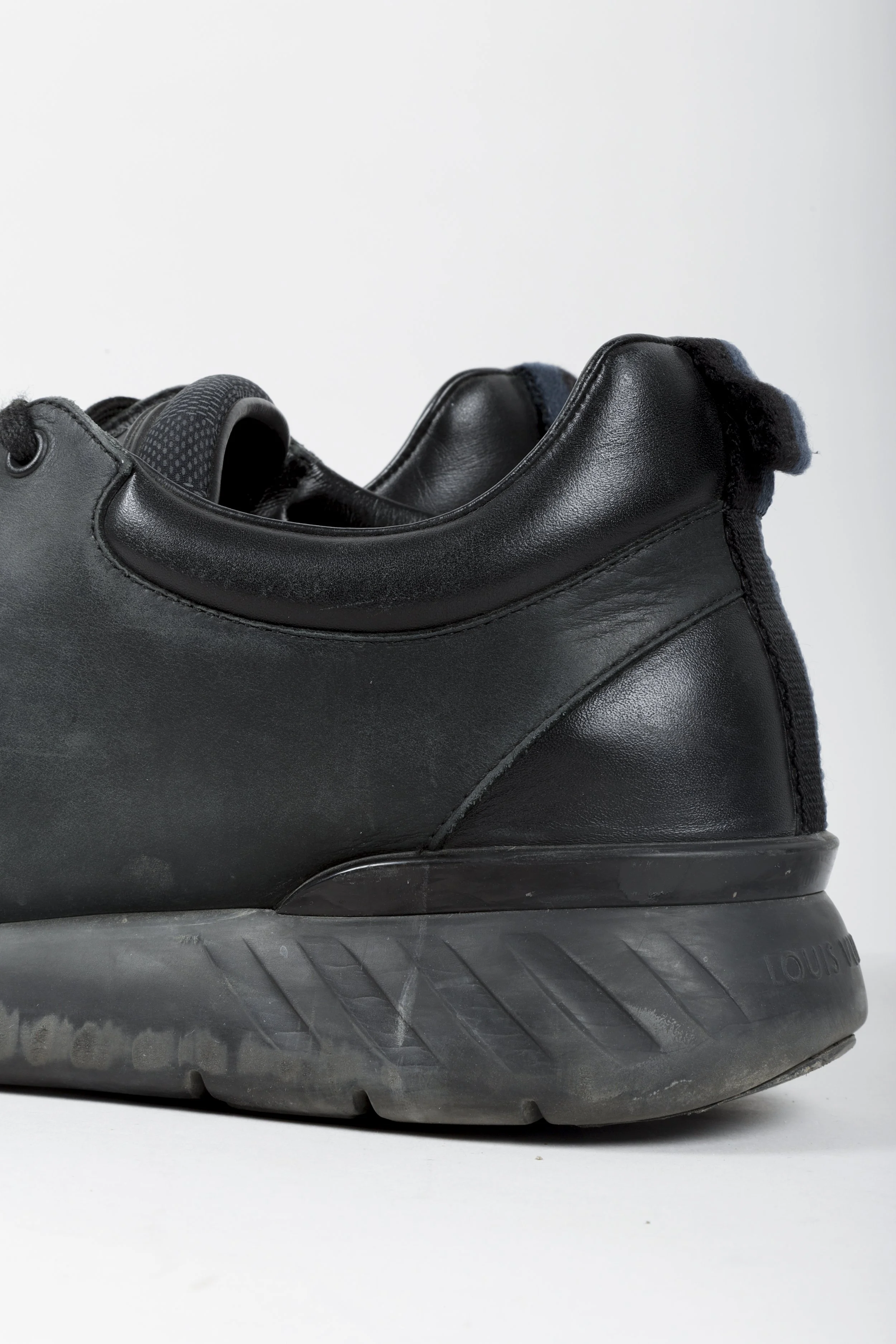 Louis vuitton store runners mens